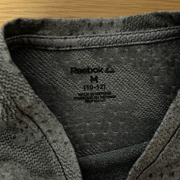 Gray Reebok T-shirt - Picture 4 of 4